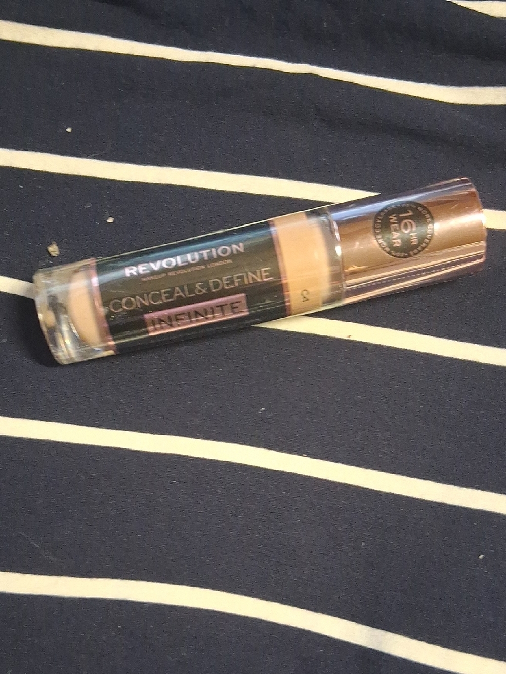 Revolution Infinite Conceal And Define Concealer - Shade C4
